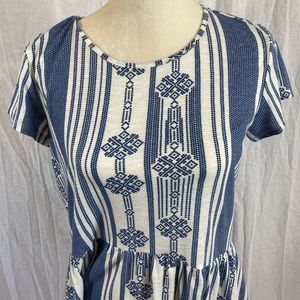 Printed blue and white flare shirt